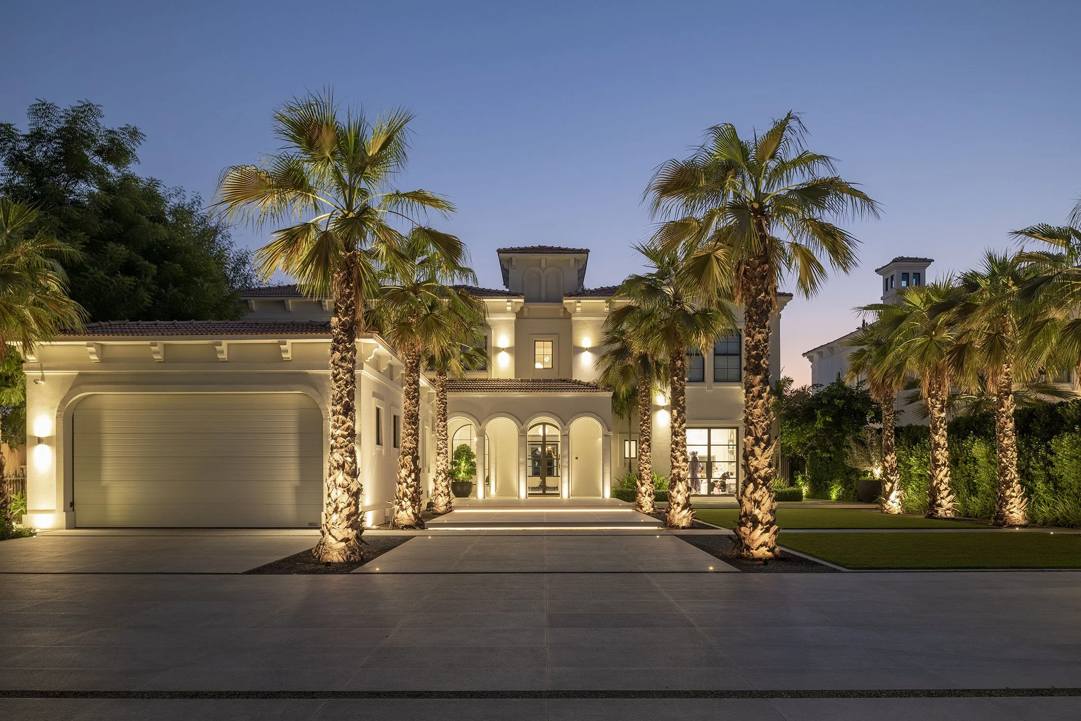 How Dimmable Systems Give Luxury Villas Total Lighting Control